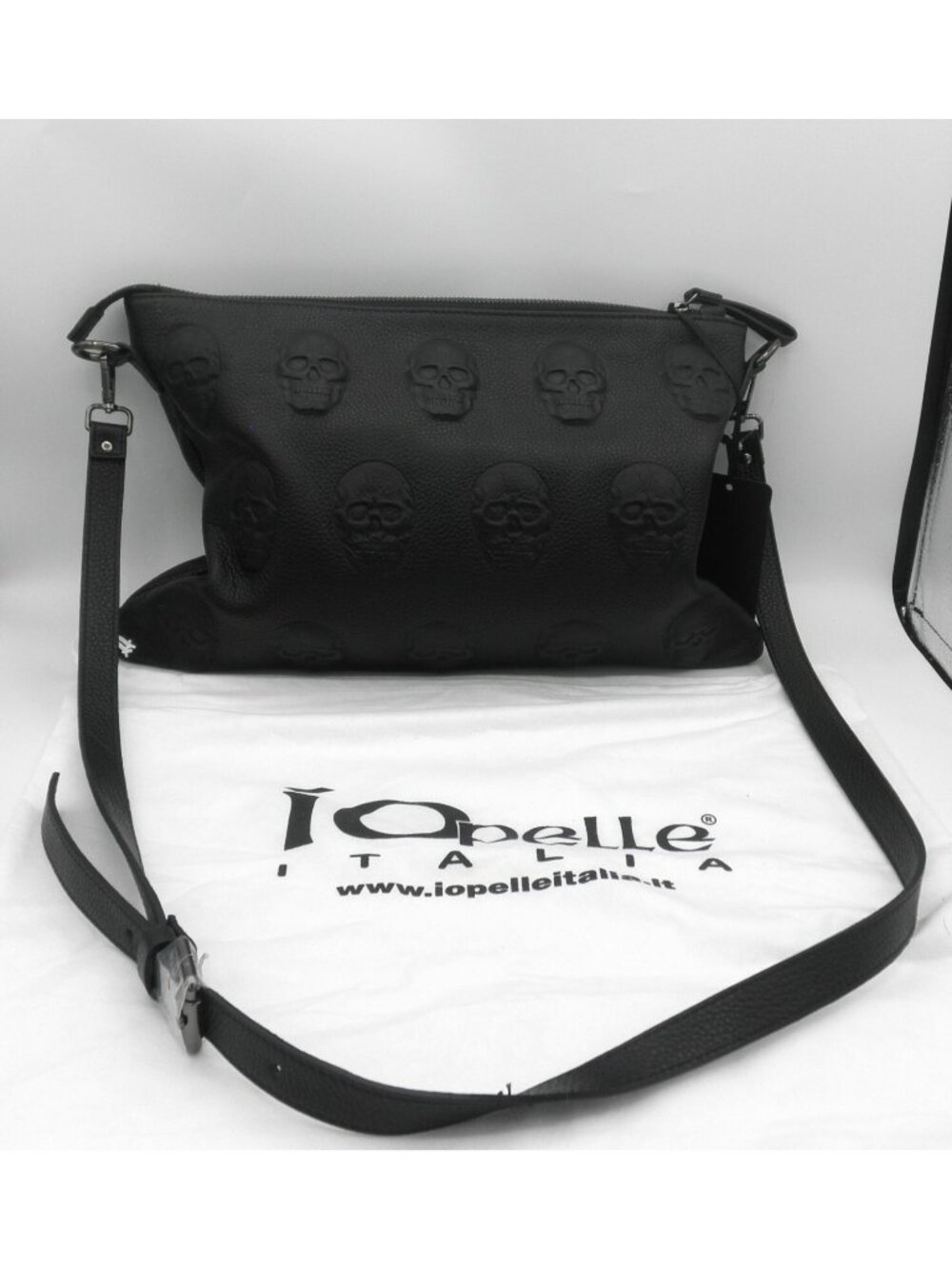 IO Pelle Pebbled Leather Embossed Skull Crossbody Pouch Handbag New w/ Dust Bag - Picture 8 of 8